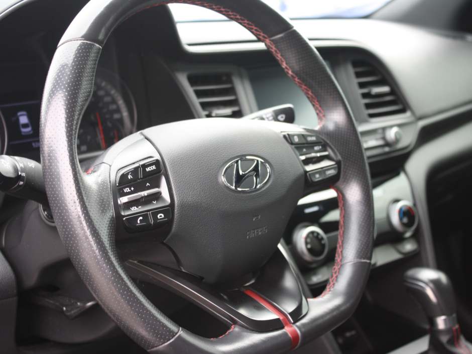 2019 Hyundai Elantra Sport-24