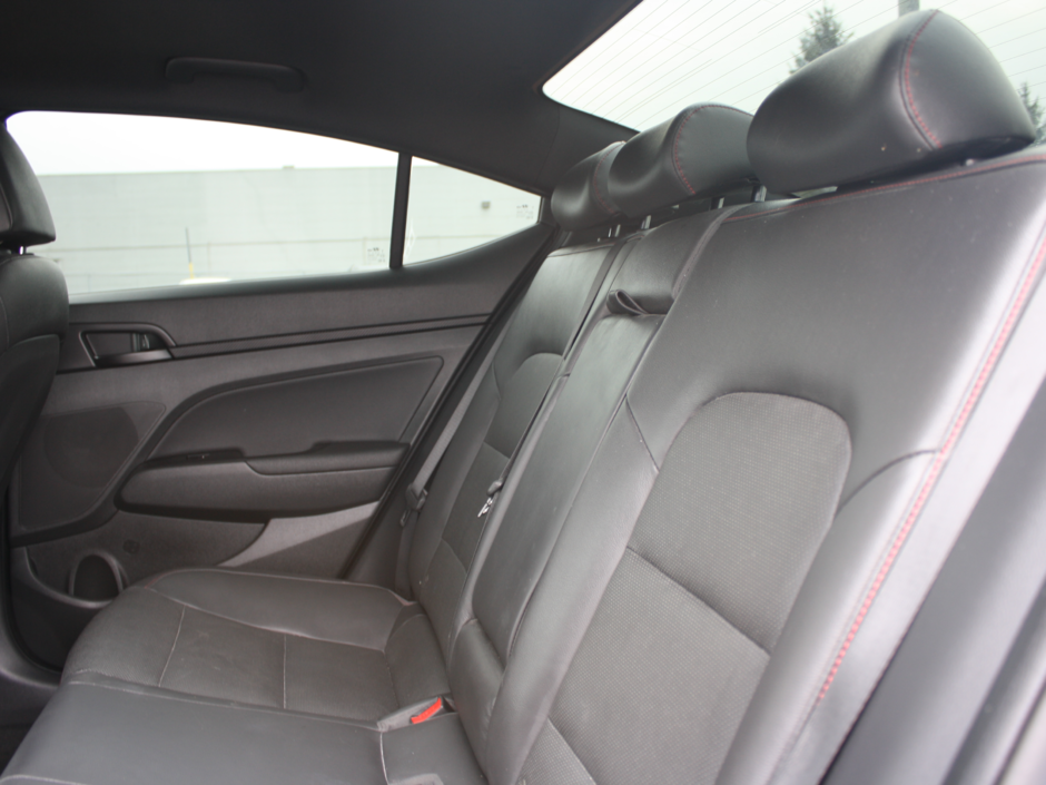 2019 Hyundai Elantra Sport-30