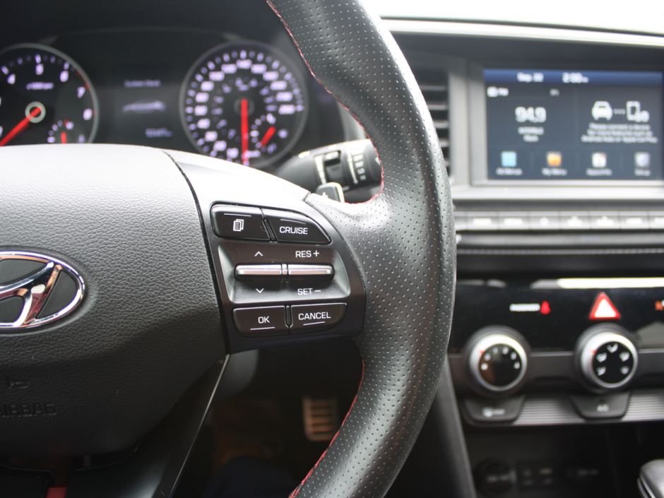 2019 Hyundai Elantra Sport-31