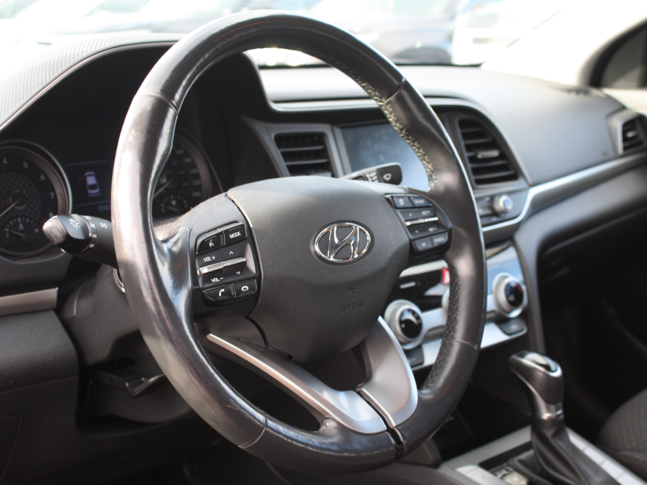 2020 Hyundai Elantra Luxury-9