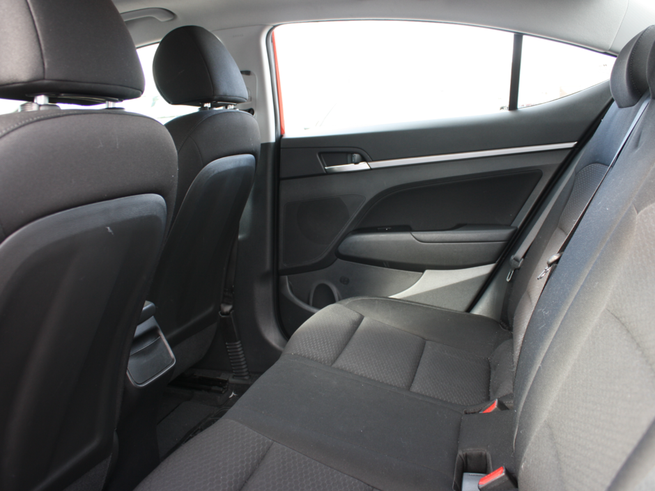 2020 Hyundai Elantra Luxury-16