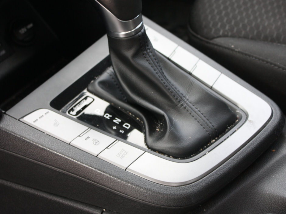 2020 Hyundai Elantra Luxury-10