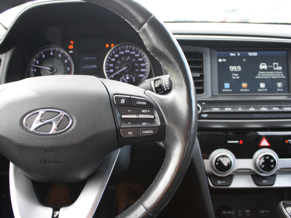 2020 Hyundai Elantra Luxury-12