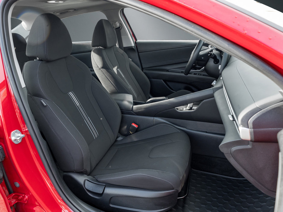 2022 Hyundai Elantra PREFERRED SUNROOF RATES FROM 4.29%-18