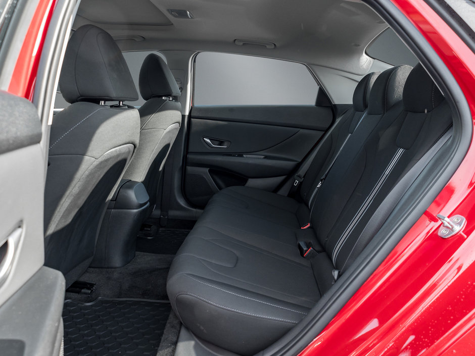 2022 Hyundai Elantra PREFERRED SUNROOF RATES FROM 4.29%-19