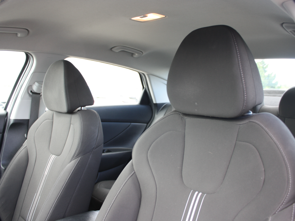 2022 Hyundai Elantra Preferred-26