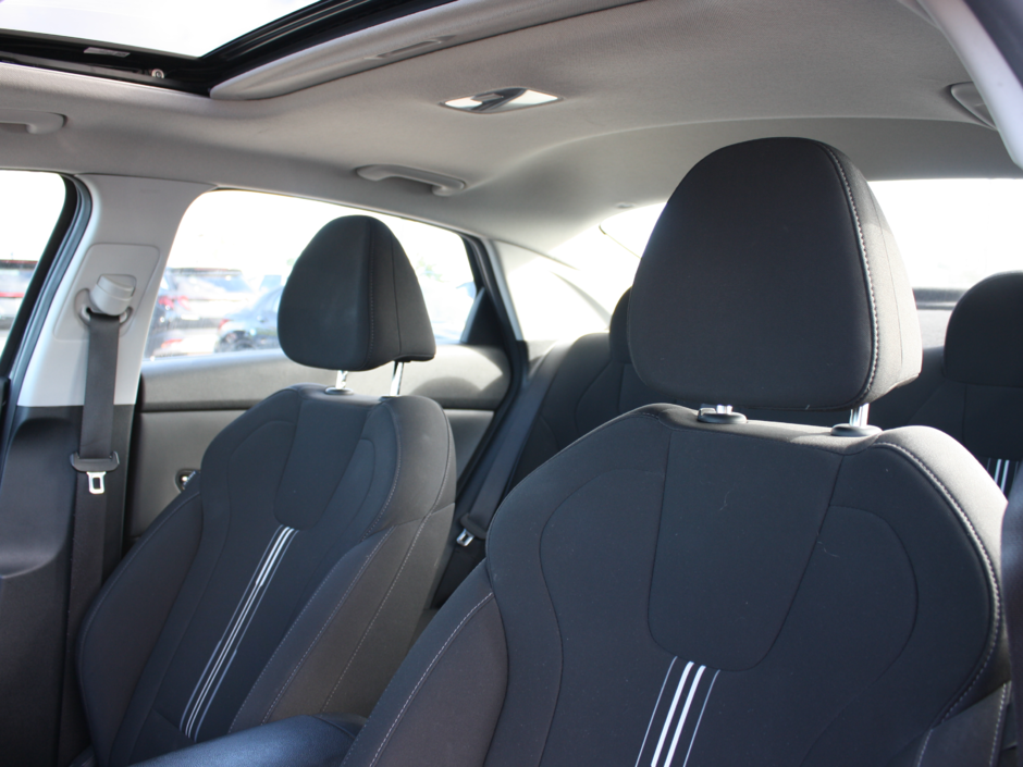 2022 Hyundai Elantra Preferred-10