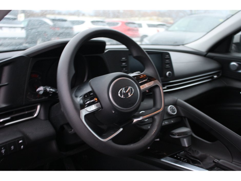 2022 Hyundai Elantra Essential-10
