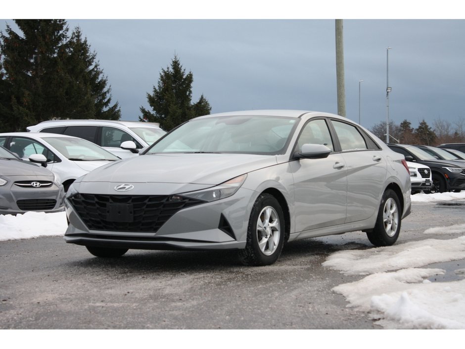 2022 Hyundai Elantra Essential-1