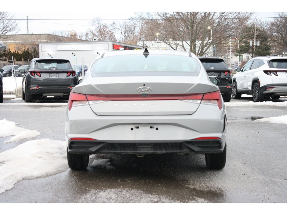 2022 Hyundai Elantra Essential-5