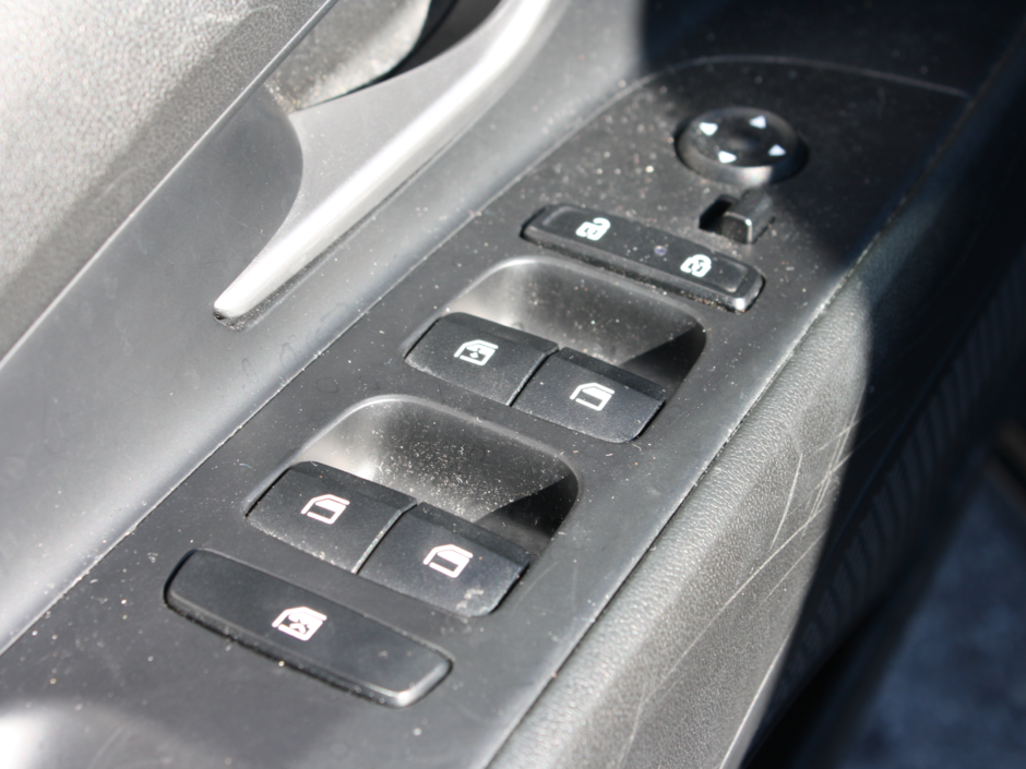 2023 Hyundai Elantra Luxury-10