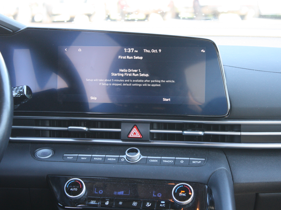 2023 Hyundai Elantra Luxury-31