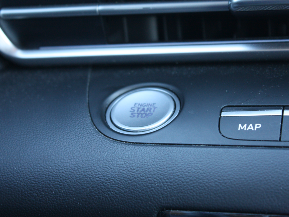 2023 Hyundai Elantra Luxury-18