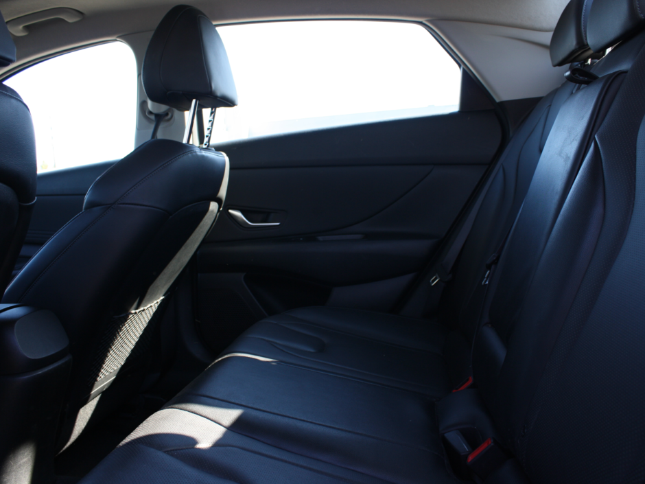 2023 Hyundai Elantra Luxury-26