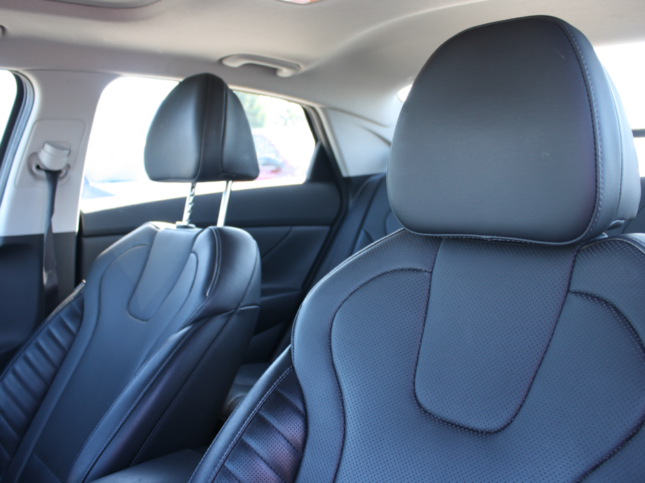 2023 Hyundai Elantra Luxury-12