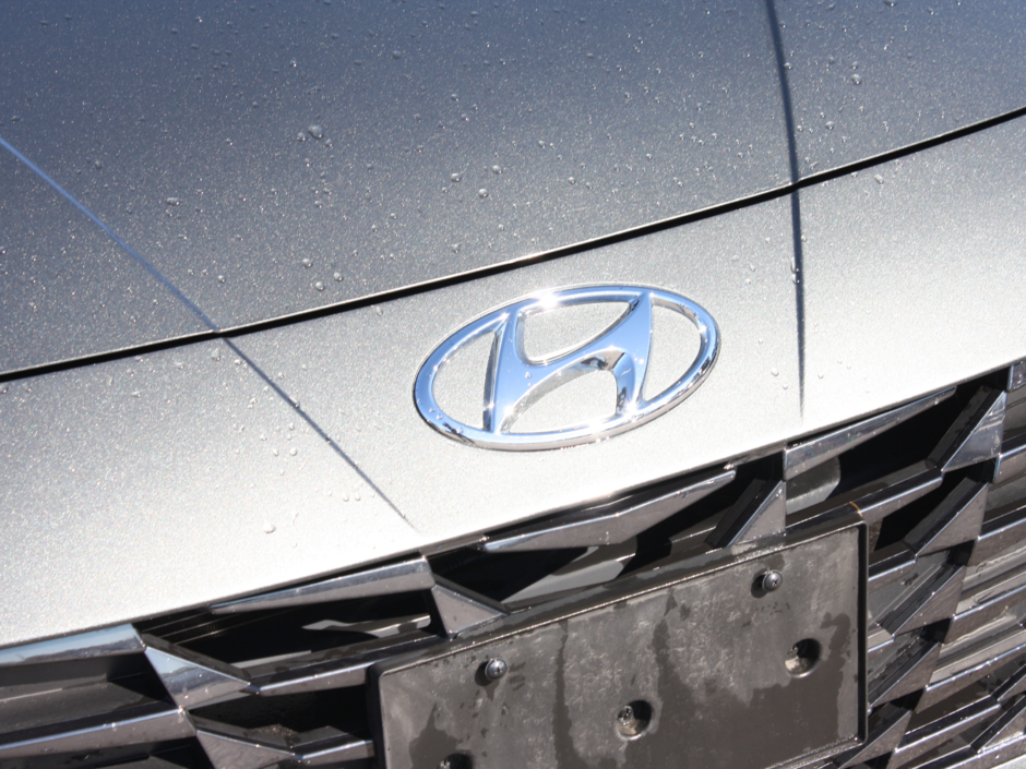 2023 Hyundai Elantra Luxury-8