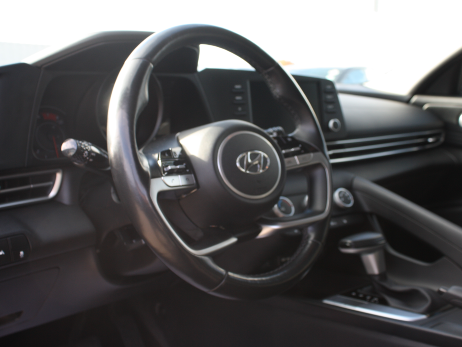 2023 Hyundai Elantra Preferred-9