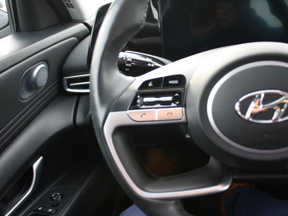 2023 Hyundai Elantra Luxury-11