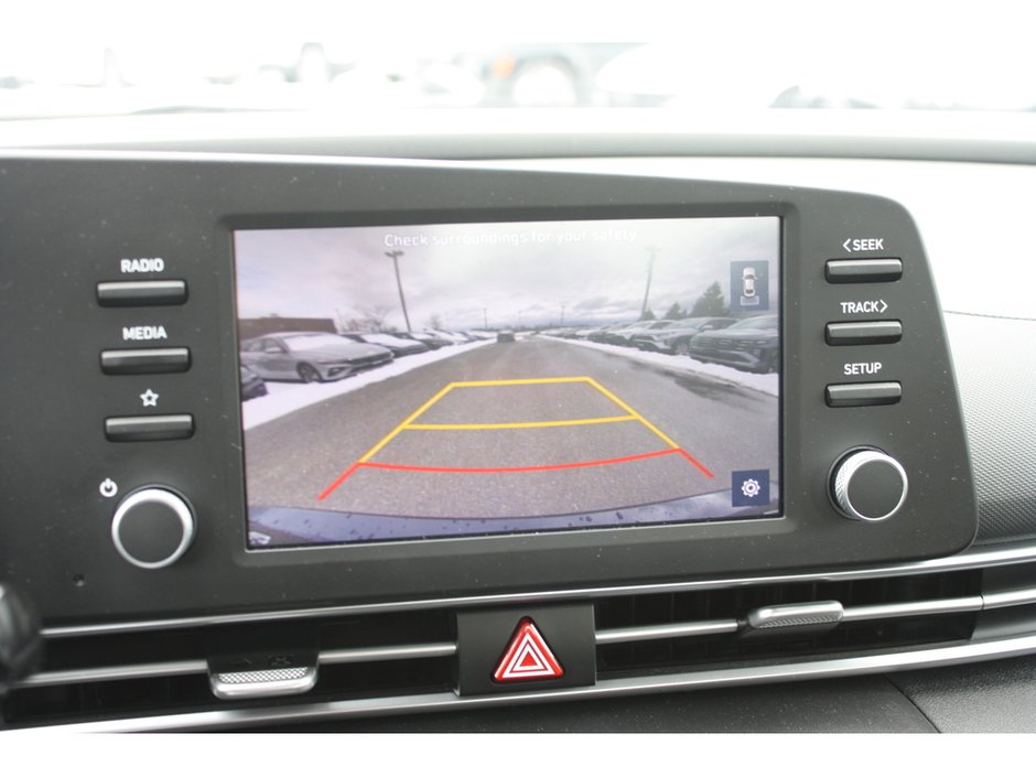 2023 Hyundai Elantra Essential-16