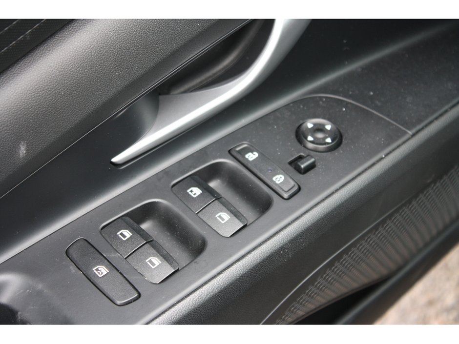 2023 Hyundai Elantra Essential-7