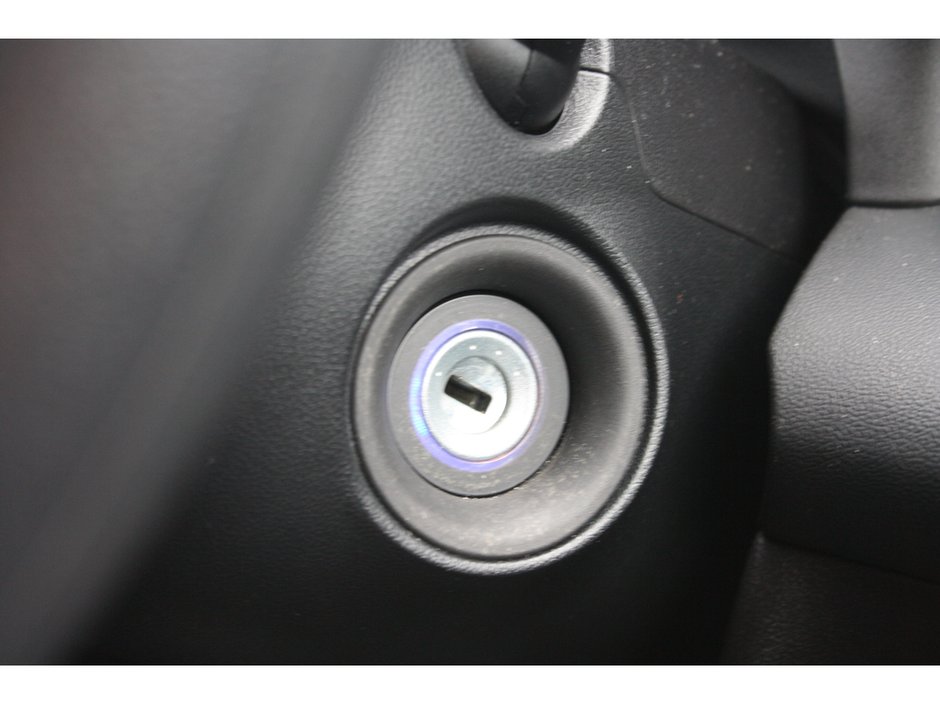 2023 Hyundai Elantra Essential-13