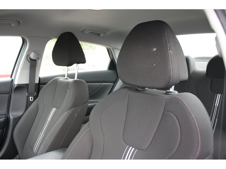2023 Hyundai Elantra Preferred-10
