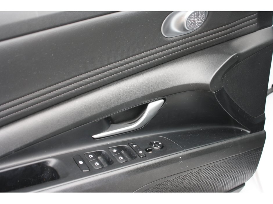2023 Hyundai Elantra Preferred-8