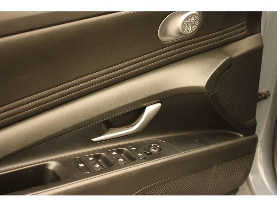 2023 Hyundai Elantra Preferred-8