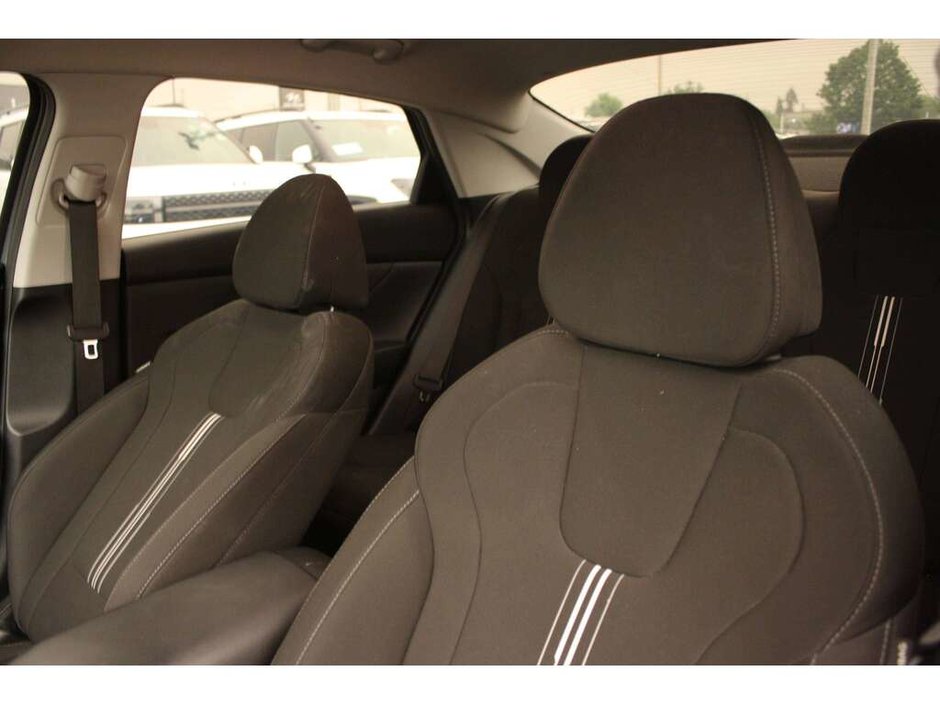 2023 Hyundai Elantra Preferred-10