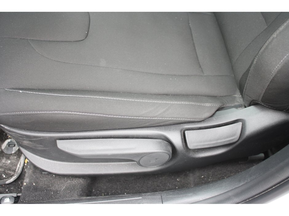 2024 Hyundai Elantra Preferred-9