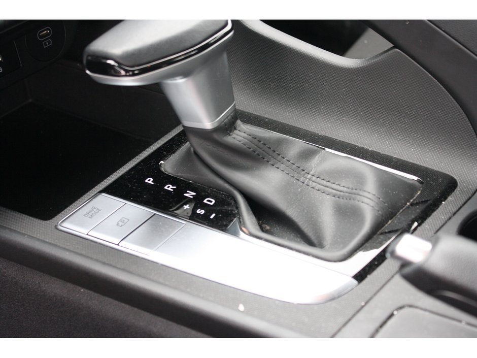 2024 Hyundai Elantra Preferred-12