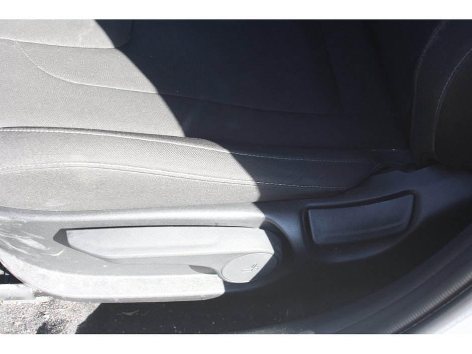 2024 Hyundai Elantra Preferred-8