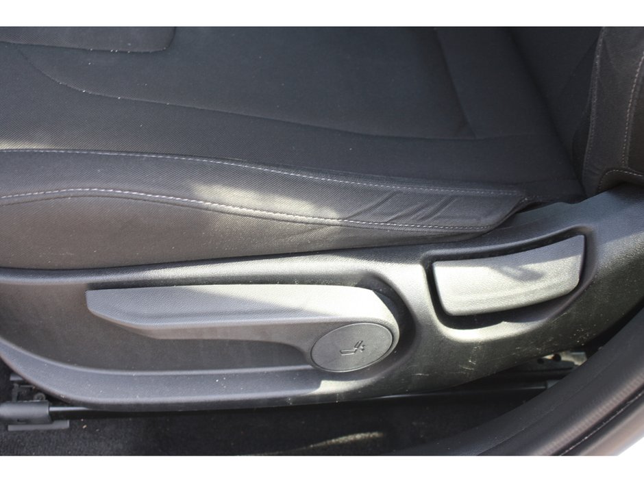 2024 Hyundai Elantra Preferred-8