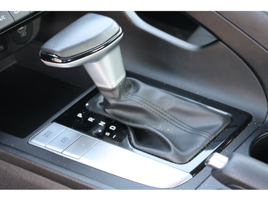 2024 Hyundai Elantra Preferred-10