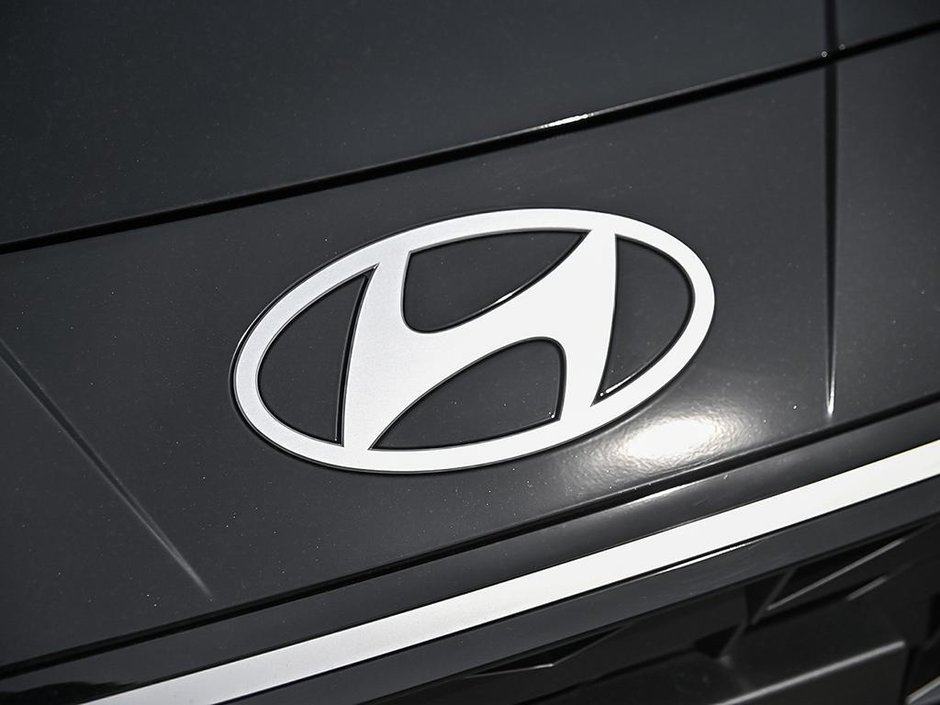 2025 Hyundai Elantra Luxury-8