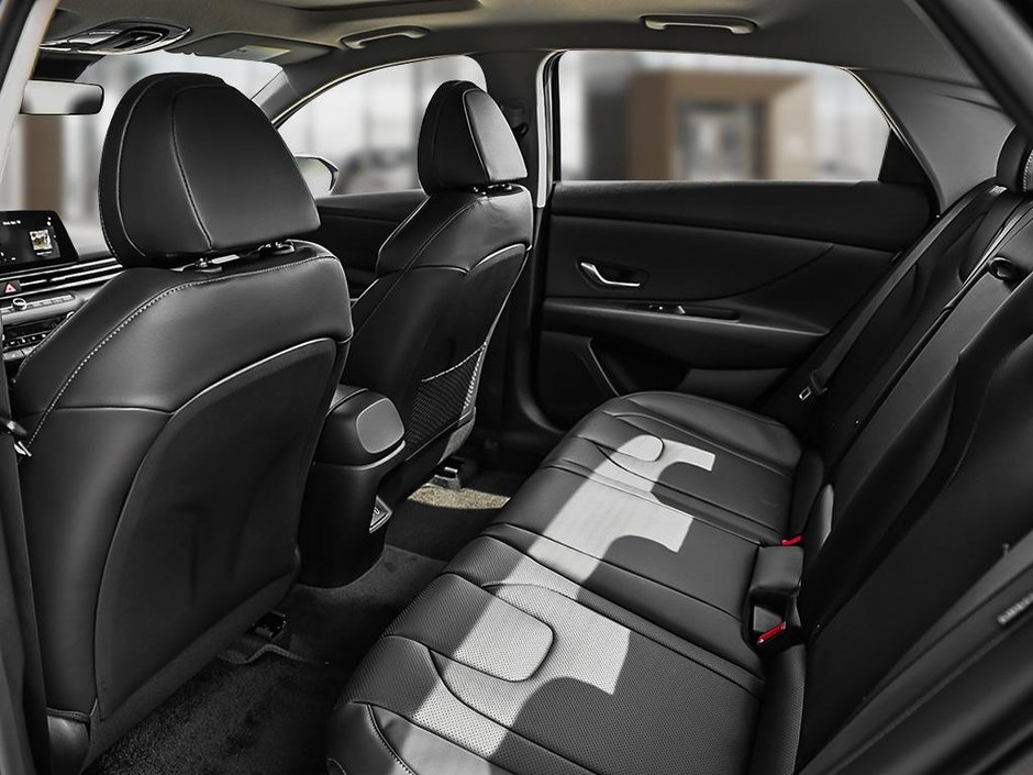 2025 Hyundai Elantra Luxury-17