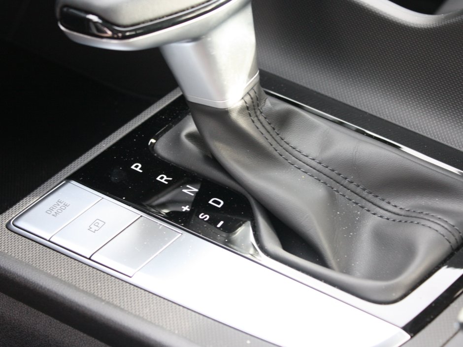 2025 Hyundai Elantra Preferred-10