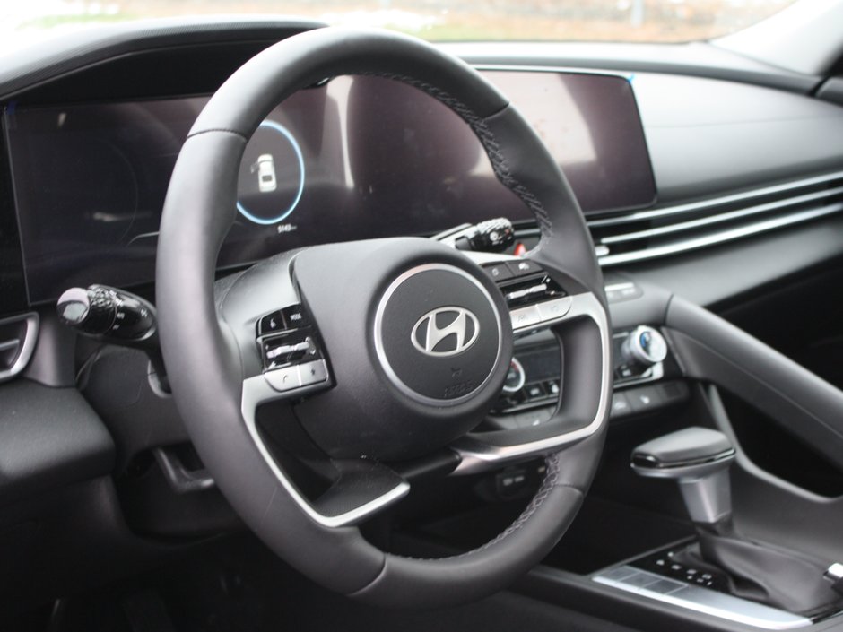 2025 Hyundai Elantra Preferred with Tech Pkg-9
