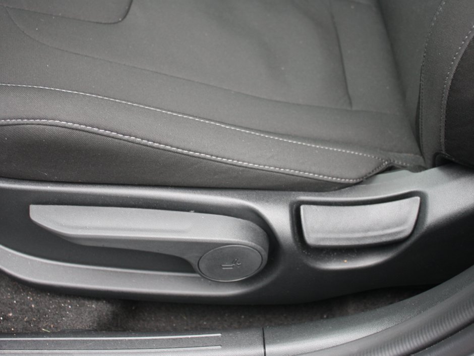 2025 Hyundai Elantra Preferred with Tech Pkg-7