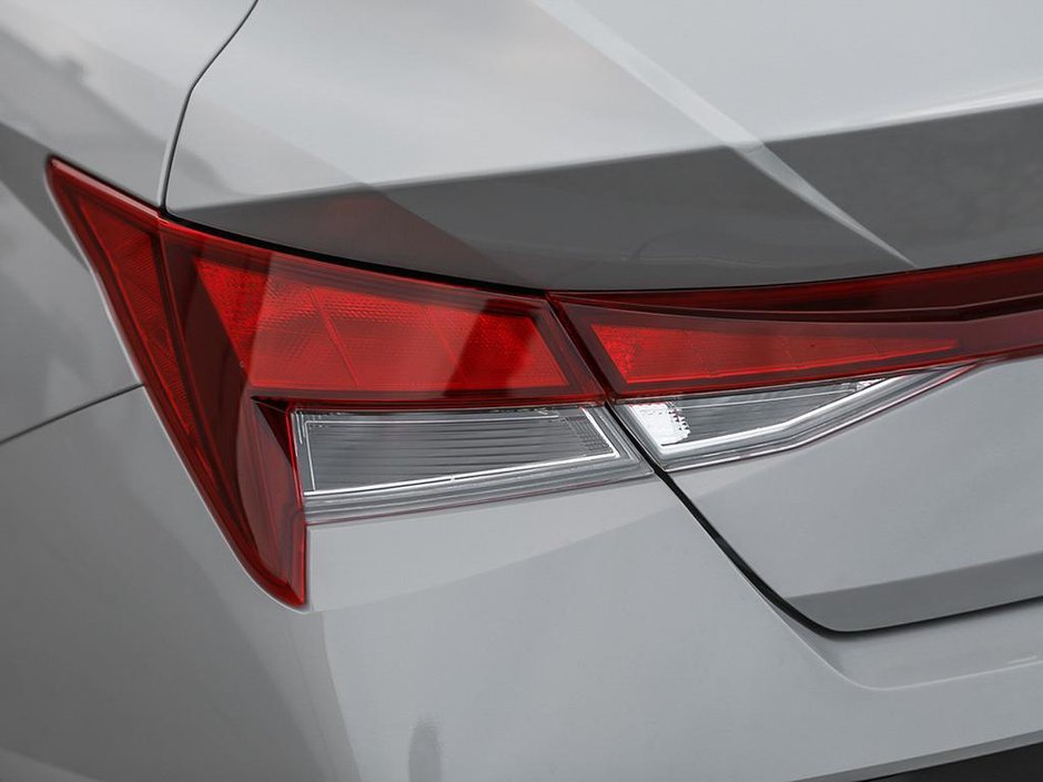 2025 Hyundai Elantra Preferred-10