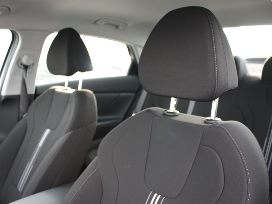 2025 Hyundai Elantra Preferred-8