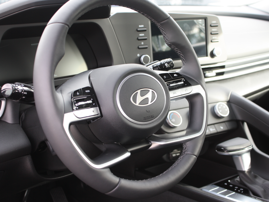 2025 Hyundai Elantra Preferred-9