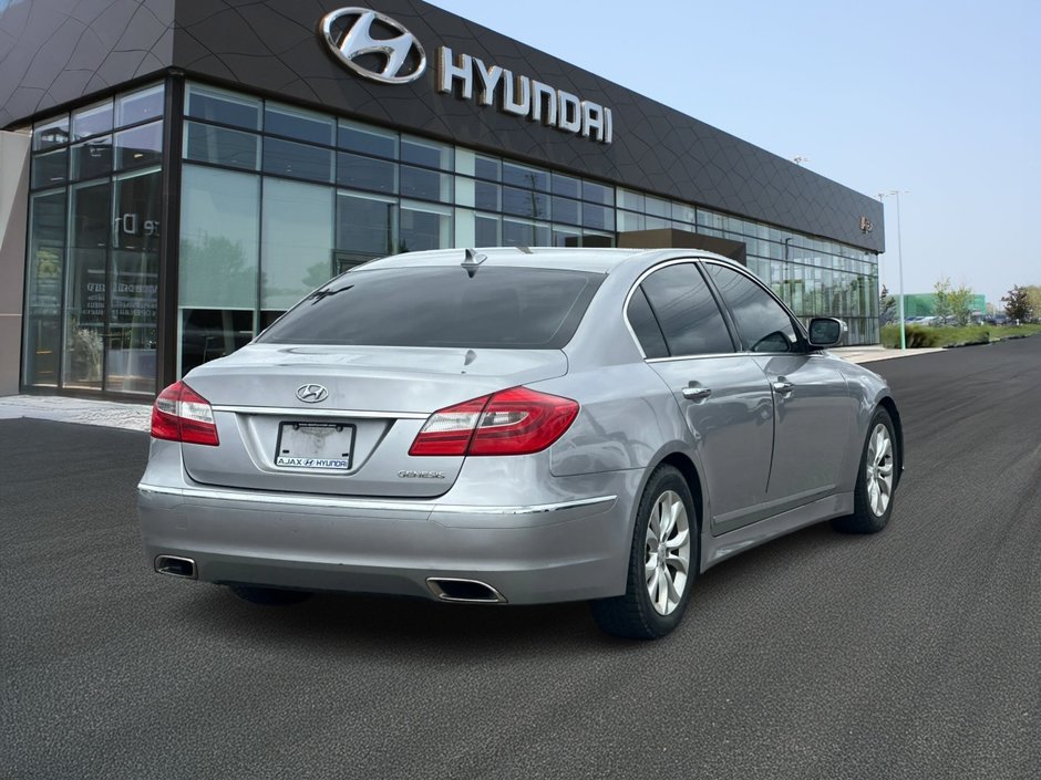 2013 Hyundai Genesis 3.8-4