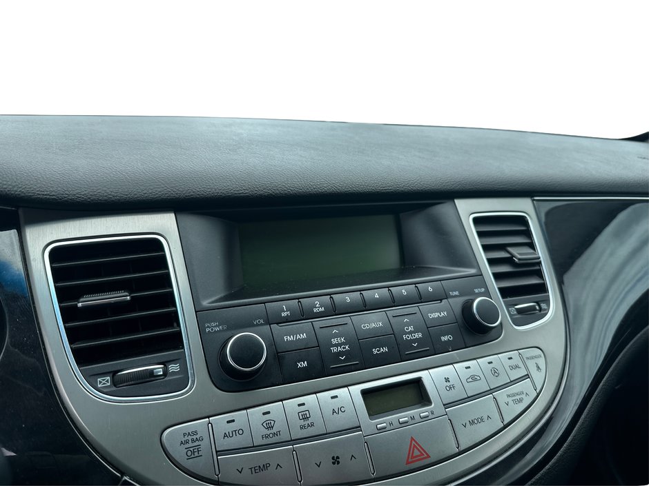 2013 Hyundai Genesis 3.8-10