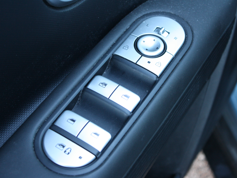 2023 Hyundai IONIQ 5 Preferred AWD Long Range-6