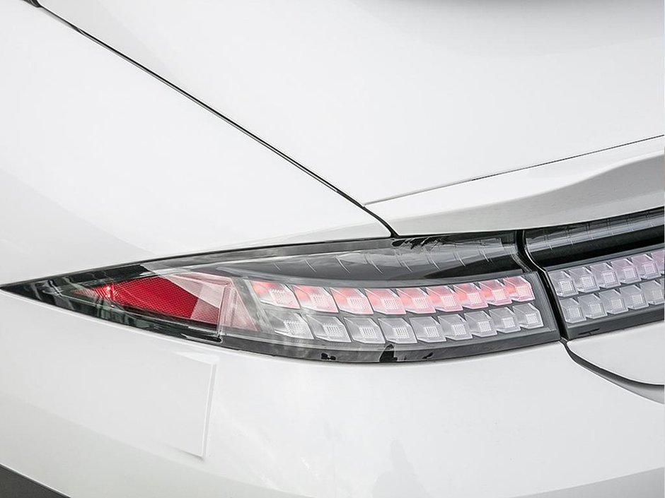 2025 Hyundai Ioniq 6 Preferred AWD Long Range with Ultimate Package-10