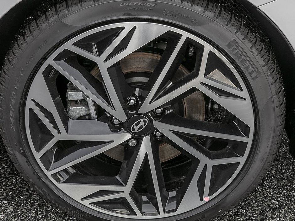 2025 Hyundai Ioniq 6 Preferred AWD Long Range with Ultimate Package-7