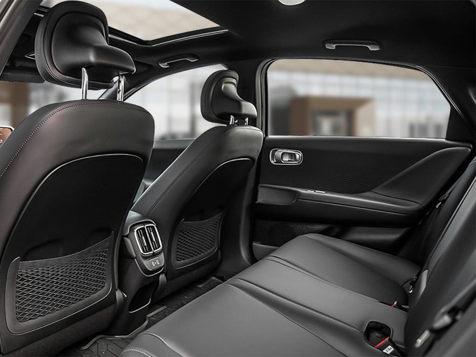 2025 Hyundai IONIQ 6 Preferred AWD Long Range with Ultimate Package-19