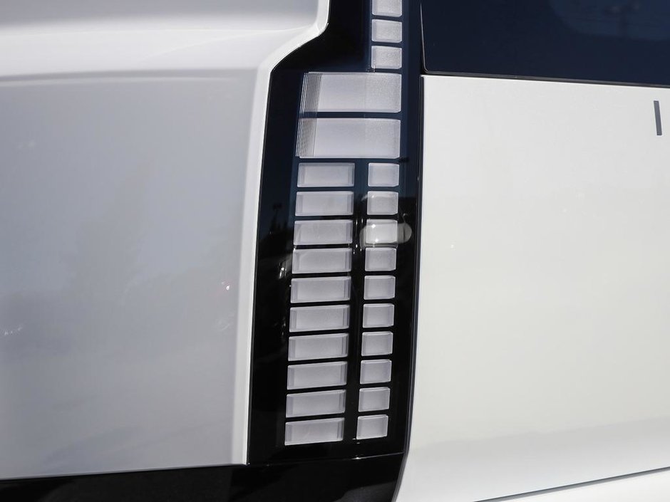 2026 Hyundai Ioniq 9 Preferred AWD with Luxury package-10