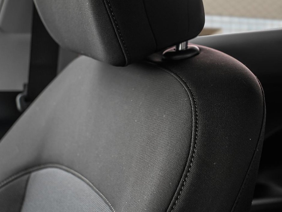 2026 Hyundai Kona Electric Preferred-19